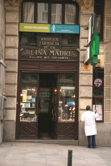 oldest shop in Madrid Farmacia de la Reina Madre