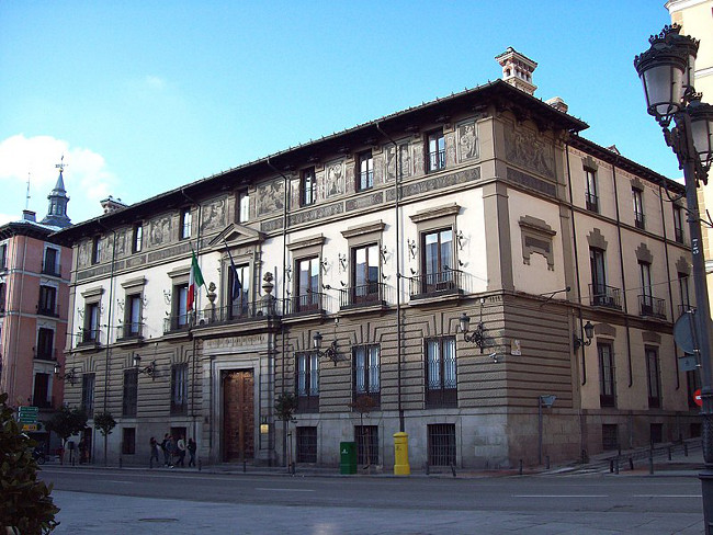 dónde vivían los nobles en Madrid Palacio_de_Abrantes