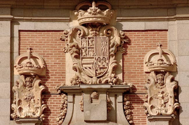 Dragon of Madrid's Emblem - Facade